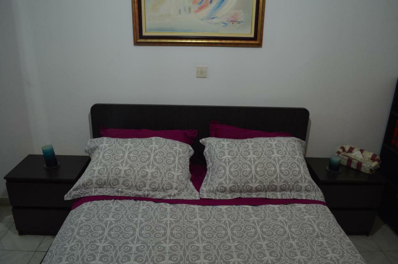 Apartment In The Center Of Aigio F Eksteriør bilde